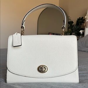 Elegant White Handbag COACH